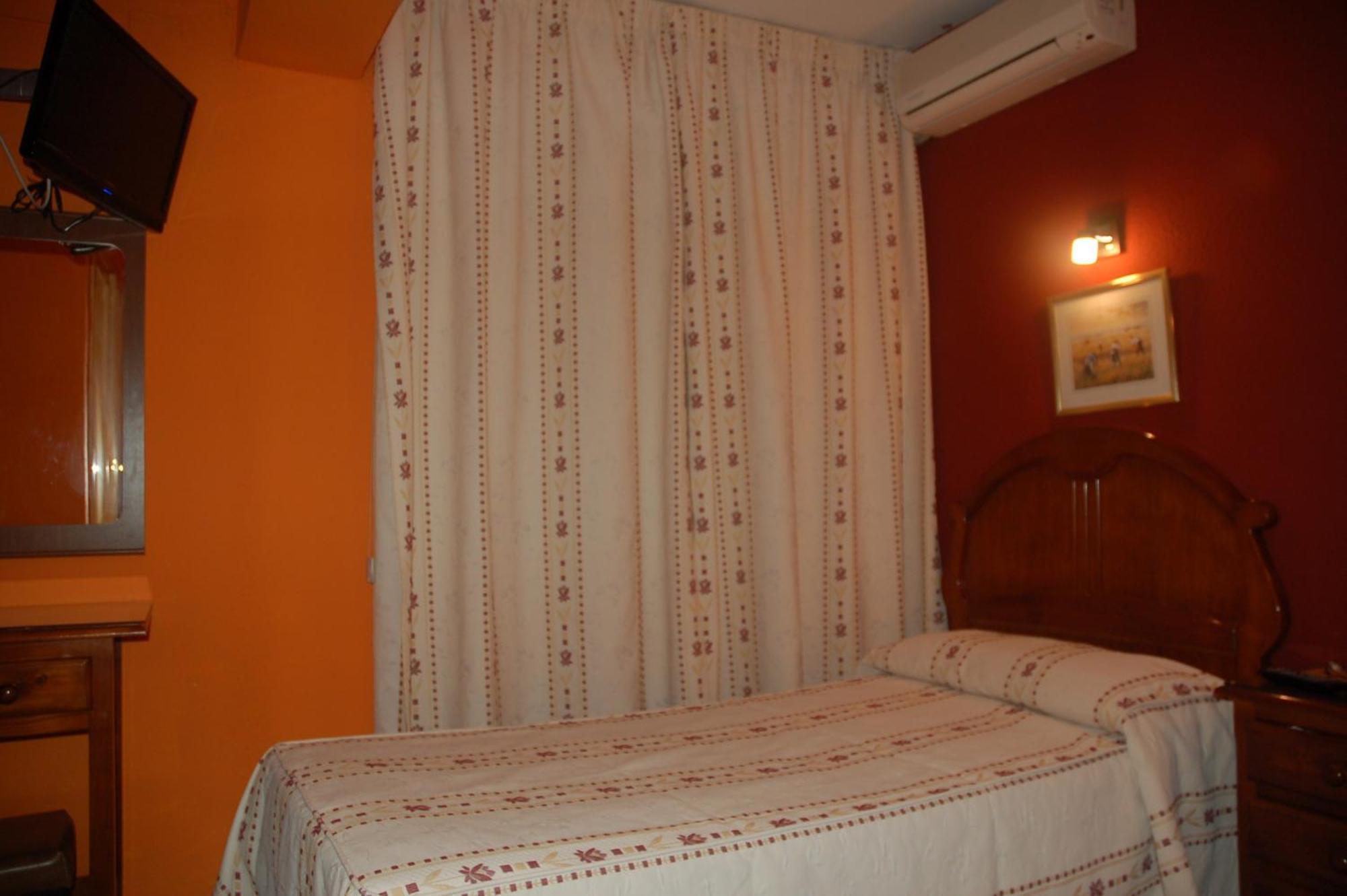 Hostal Residencia Castilla Cuenca  Buitenkant foto